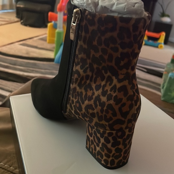 NIB Nine West Iliora animal print booties - Picture 6 of 7